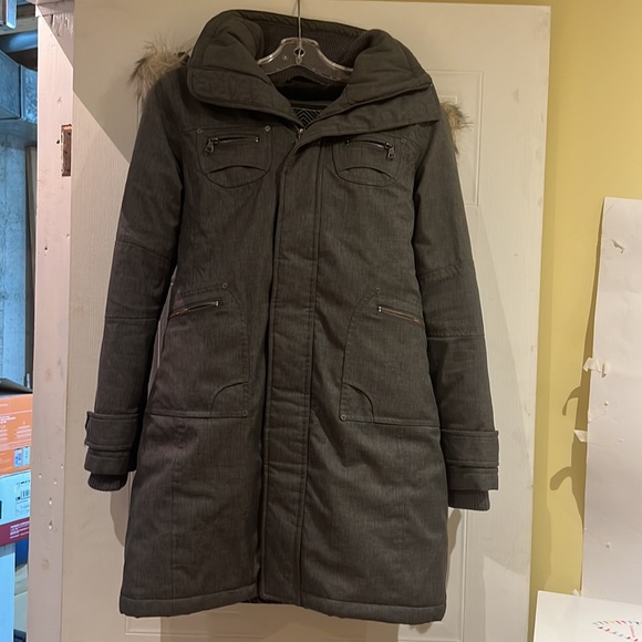 Grey Aritzia TNA Verbier Parka - Picture 3 of 6